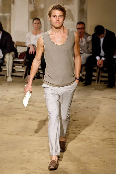 Look 23